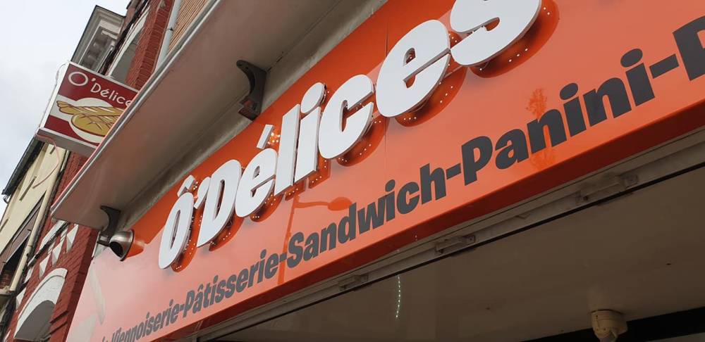 enseigne avec lettres en relief retroéclairées pour la boulangerie o delices pains a anzin