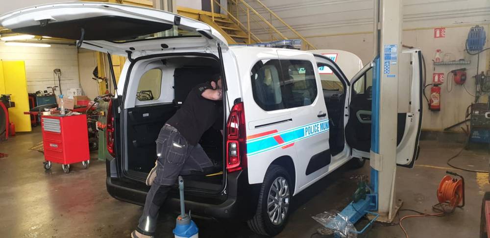 Pose de film sur les véhicules de la police municipale de Valenciennes